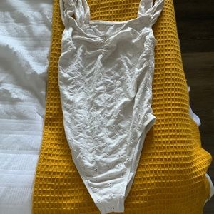 White Dippin Daisies One Piece Swim-suit